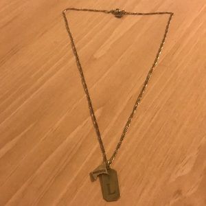 EUC Minnesota Monogram L necklace